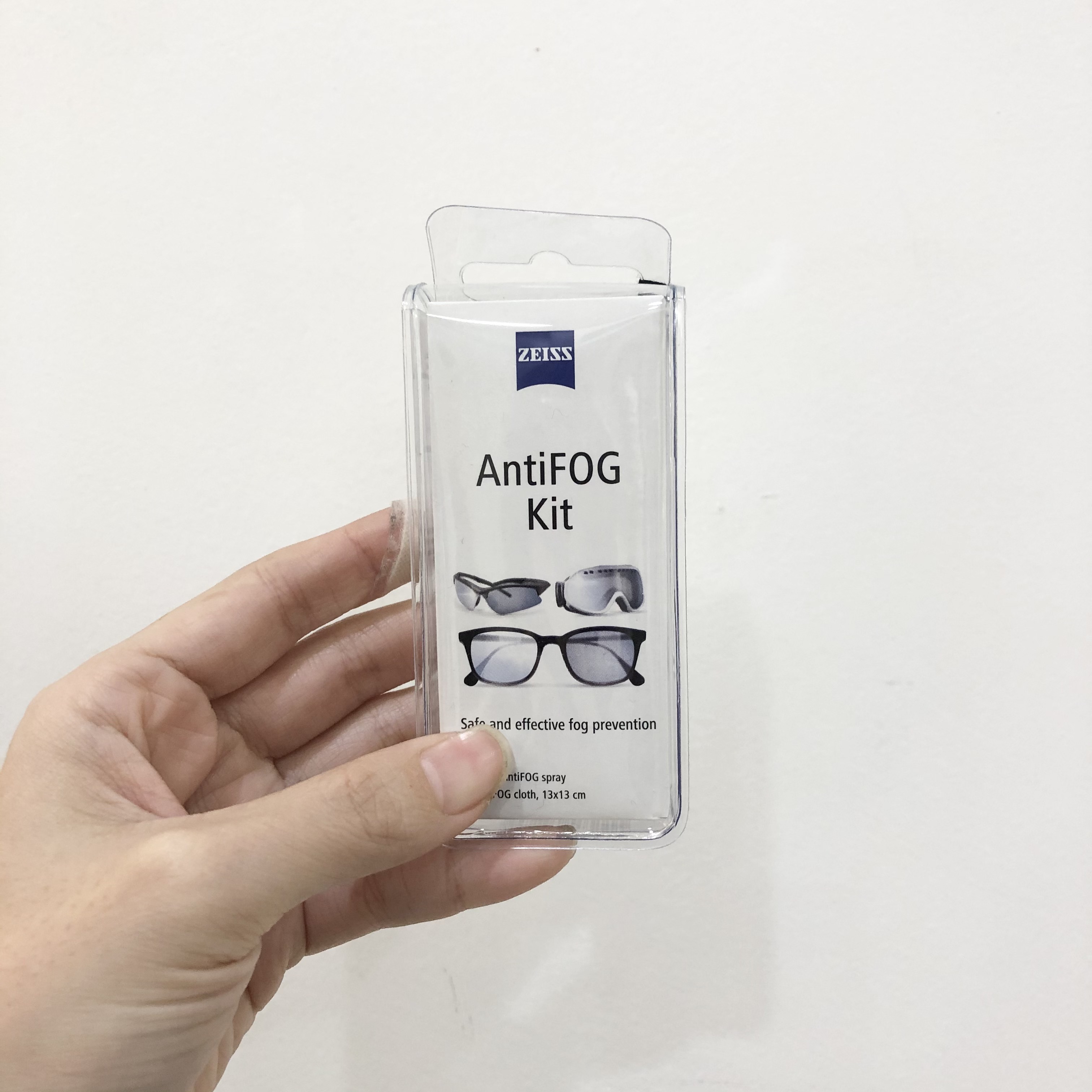 高級カメラレンズで有名なZEISS社からメガネ用『レンズ曇り止めキット』が新登場！ | STAFF BLOG | GLASSFACTORY  大阪、神戸のブランドメガネ、ブランドサングラスの販売店